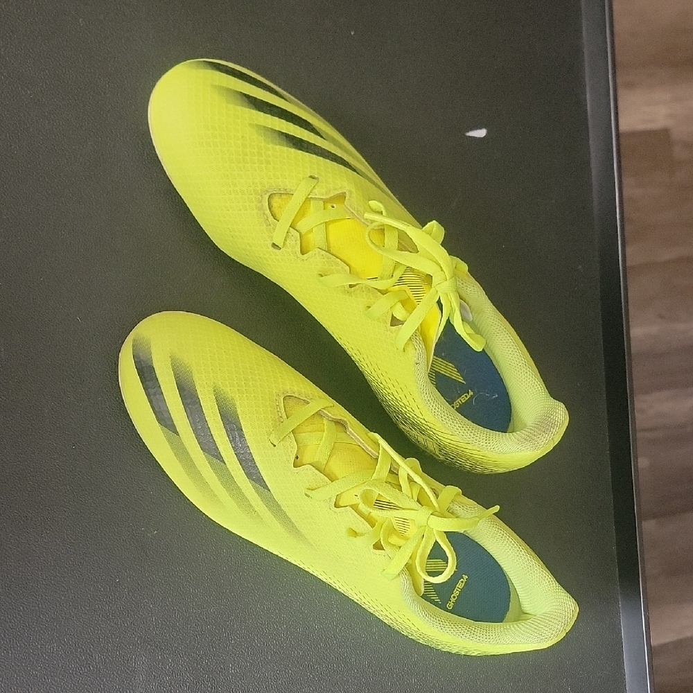 Mens Size 8.5 Adidas Cleats